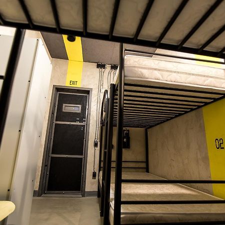 Lviv Loft Prison Hostel Ngoại thất bức ảnh