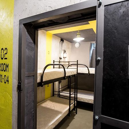 Lviv Loft Prison Hostel Ngoại thất bức ảnh