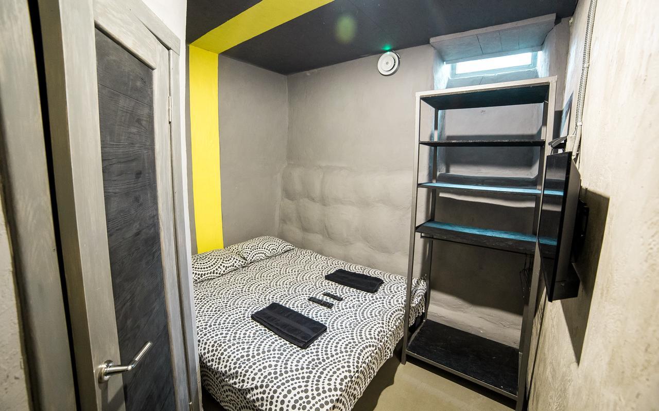 Lviv Loft Prison Hostel Ngoại thất bức ảnh