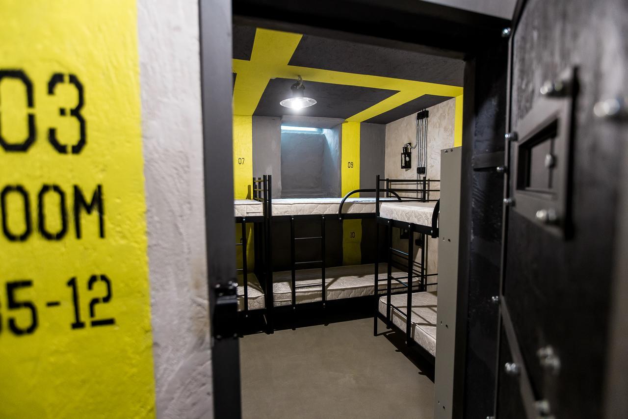 Lviv Loft Prison Hostel Ngoại thất bức ảnh
