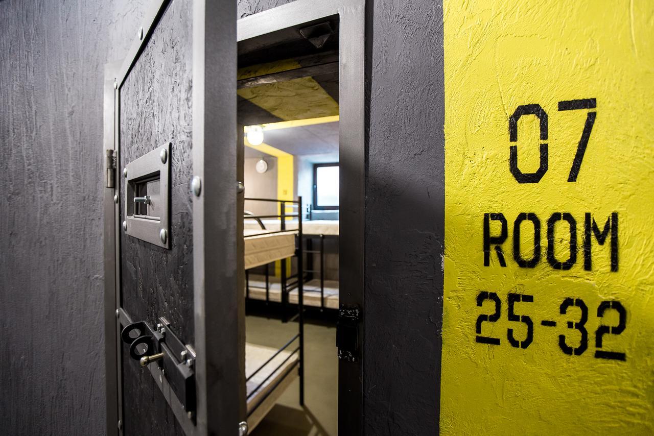 Lviv Loft Prison Hostel Ngoại thất bức ảnh