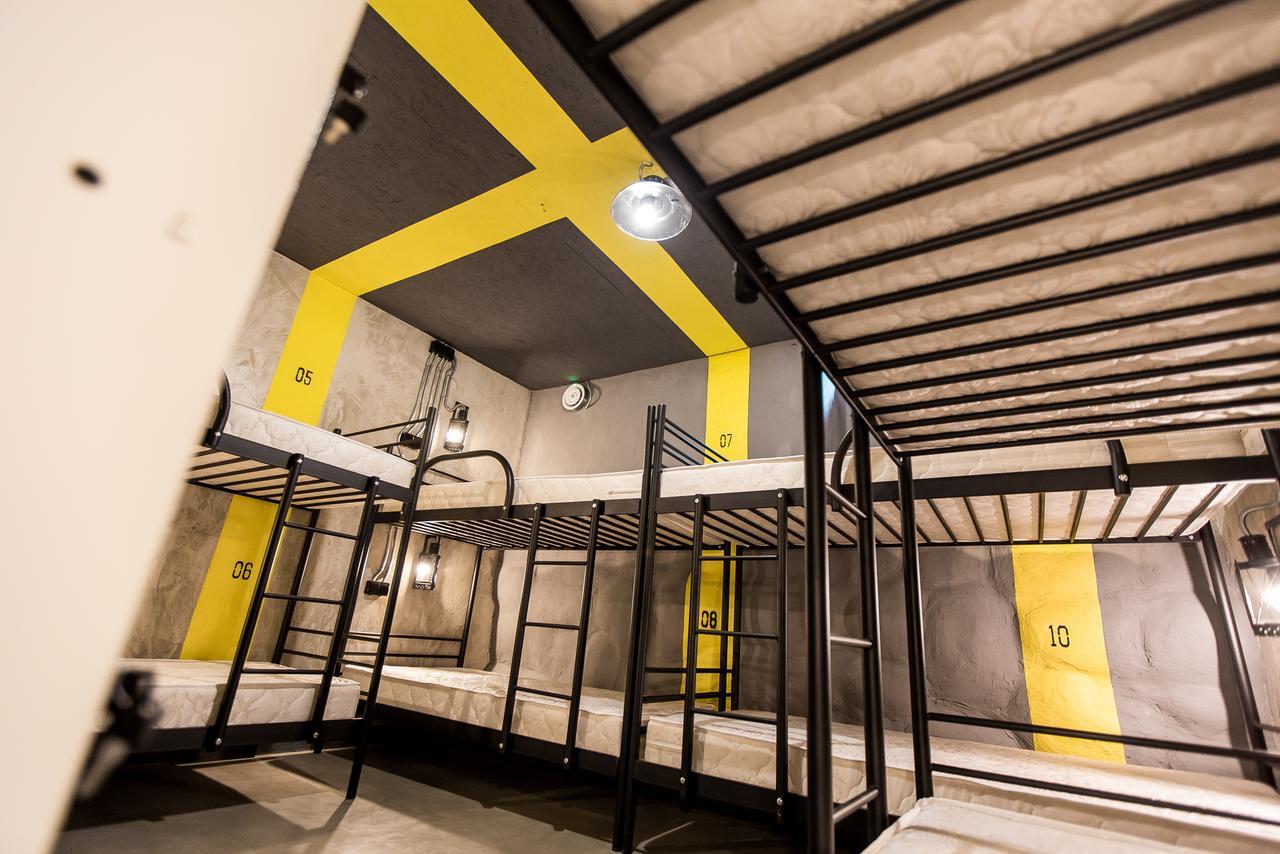 Lviv Loft Prison Hostel Ngoại thất bức ảnh