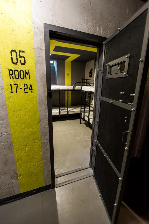 Lviv Loft Prison Hostel Ngoại thất bức ảnh