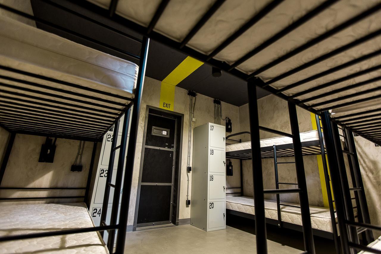 Lviv Loft Prison Hostel Ngoại thất bức ảnh