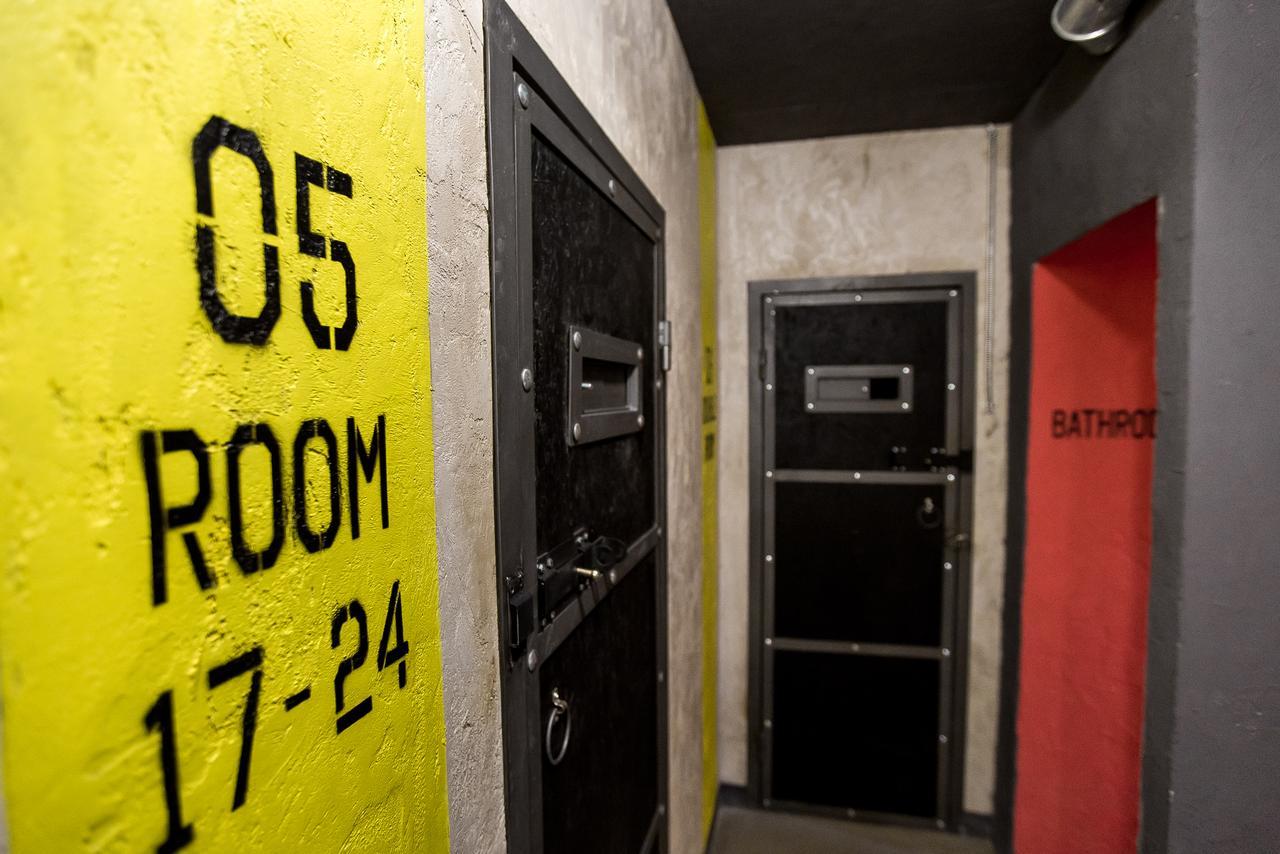 Lviv Loft Prison Hostel Ngoại thất bức ảnh