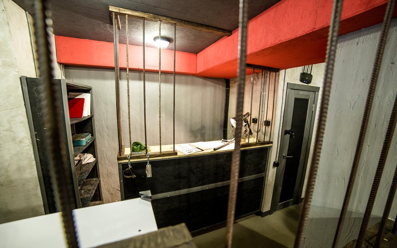 Lviv Loft Prison Hostel Ngoại thất bức ảnh