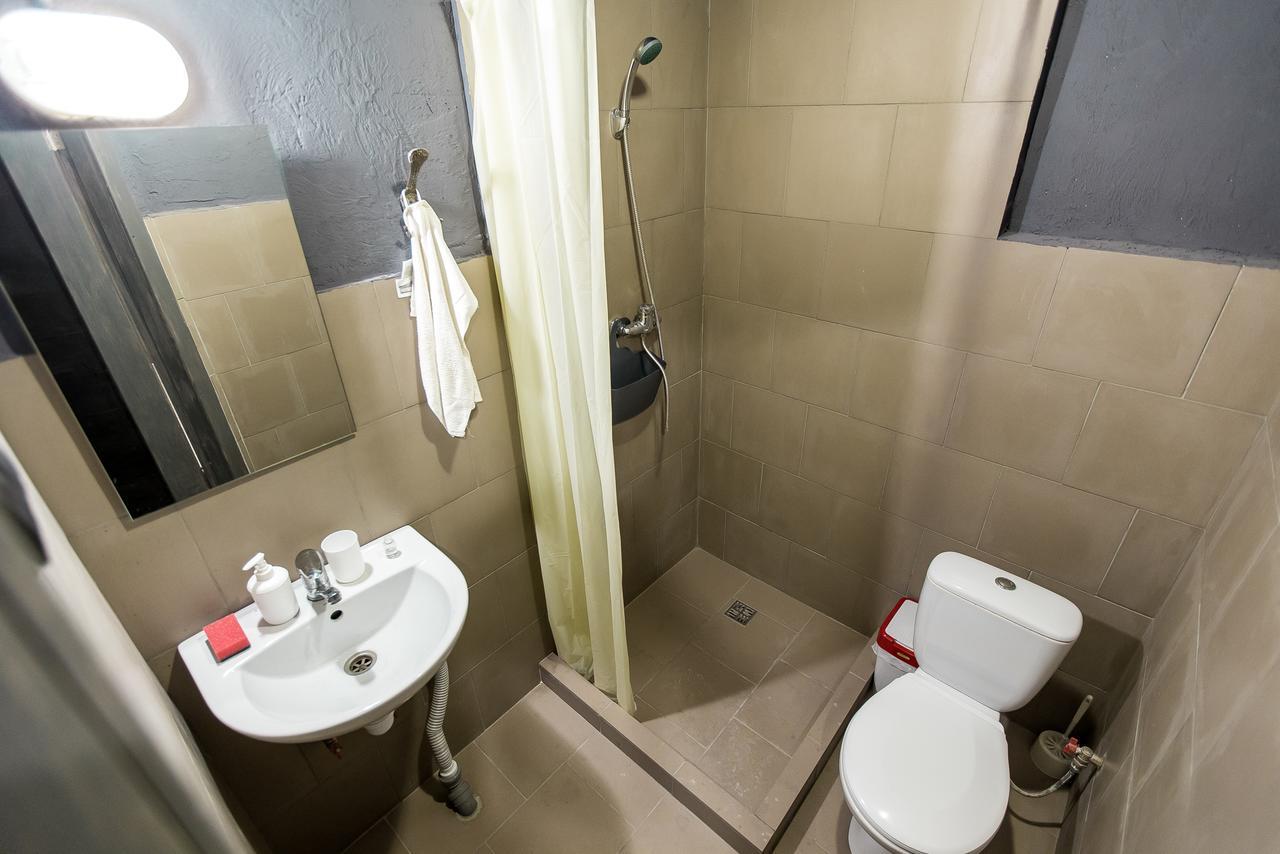 Lviv Loft Prison Hostel Ngoại thất bức ảnh