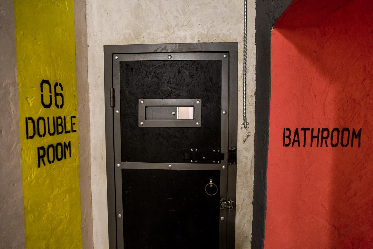Lviv Loft Prison Hostel Ngoại thất bức ảnh