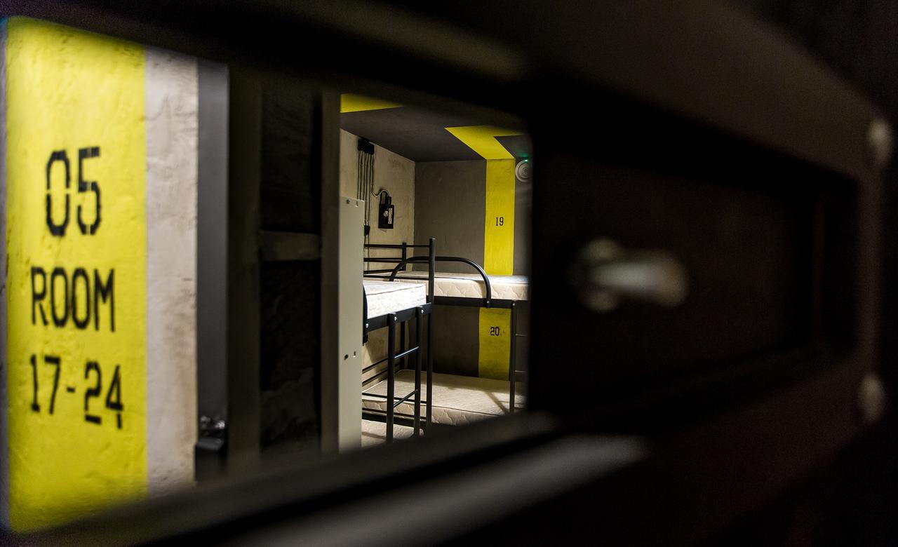 Lviv Loft Prison Hostel Ngoại thất bức ảnh
