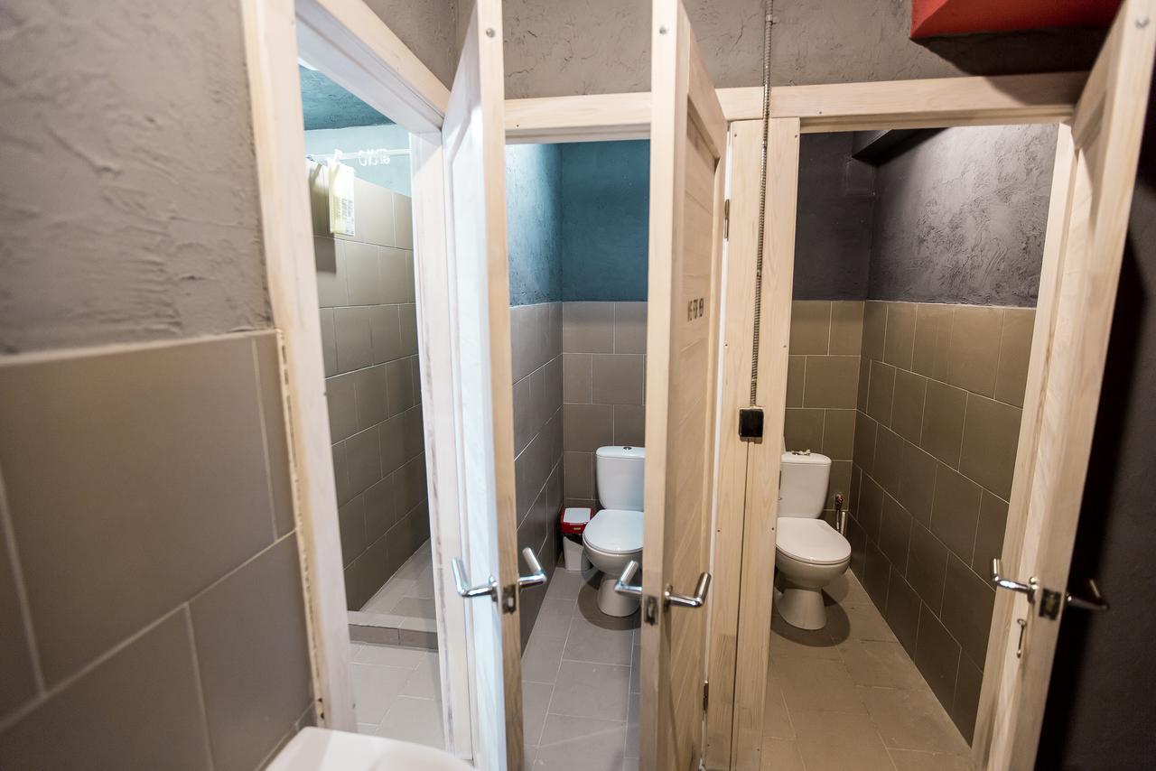 Lviv Loft Prison Hostel Ngoại thất bức ảnh