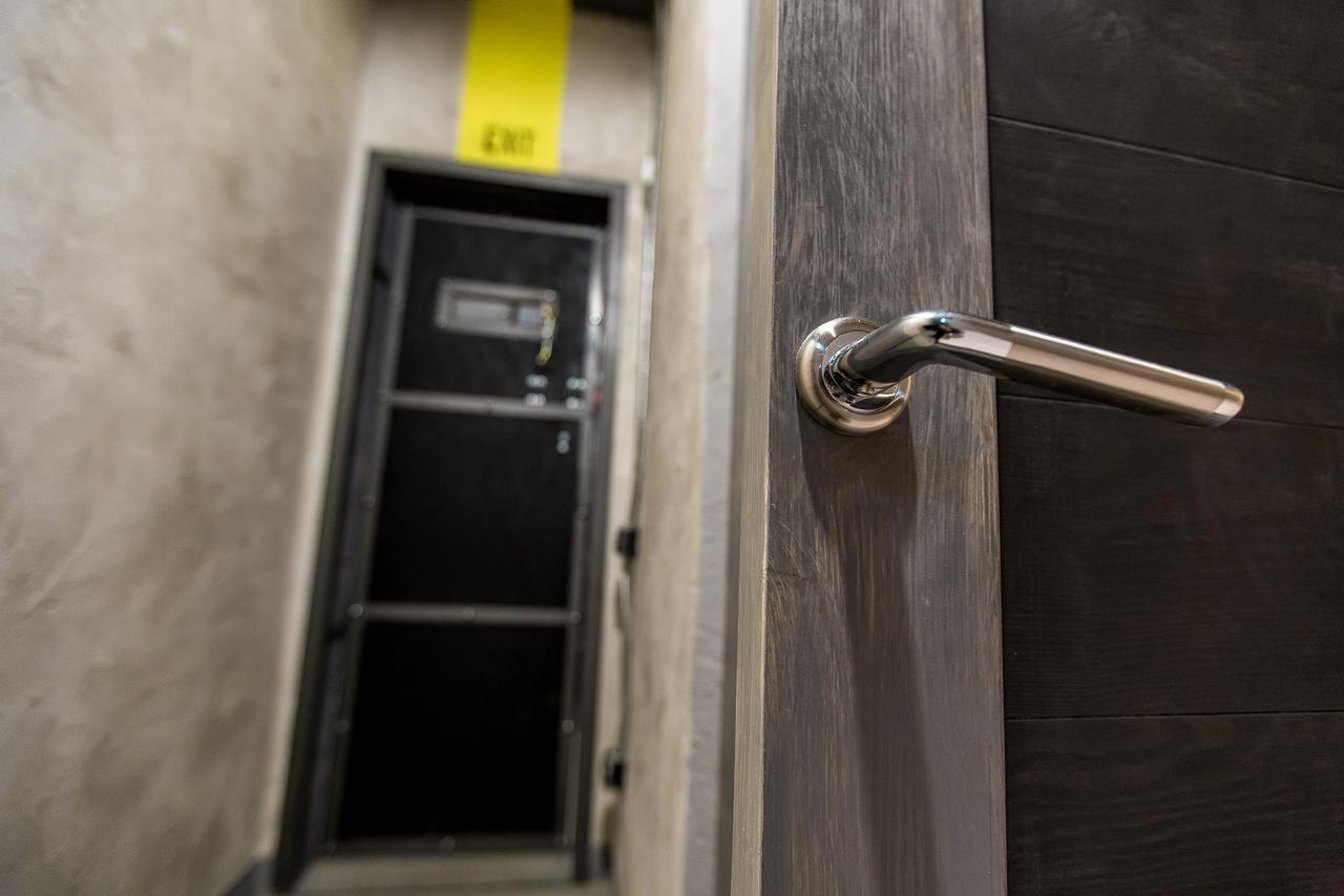 Lviv Loft Prison Hostel Ngoại thất bức ảnh