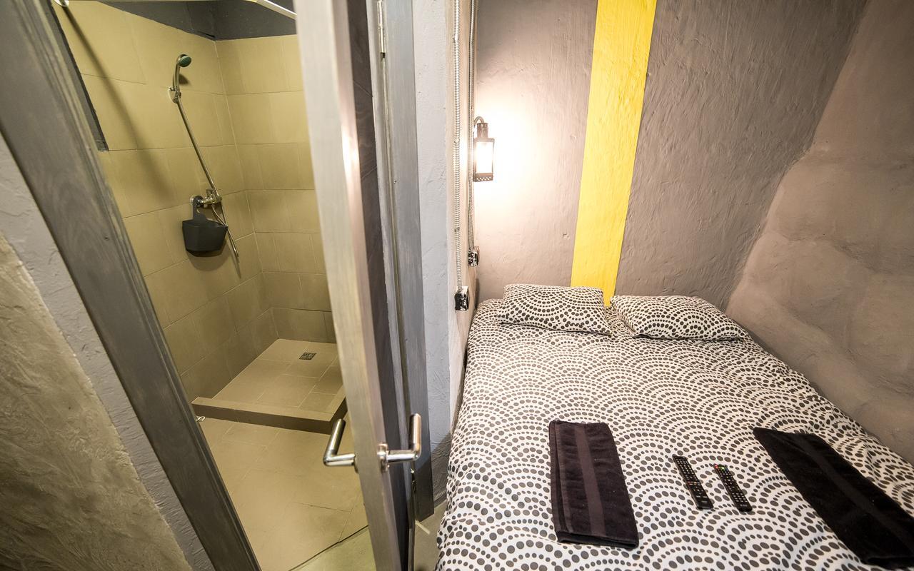 Lviv Loft Prison Hostel Ngoại thất bức ảnh