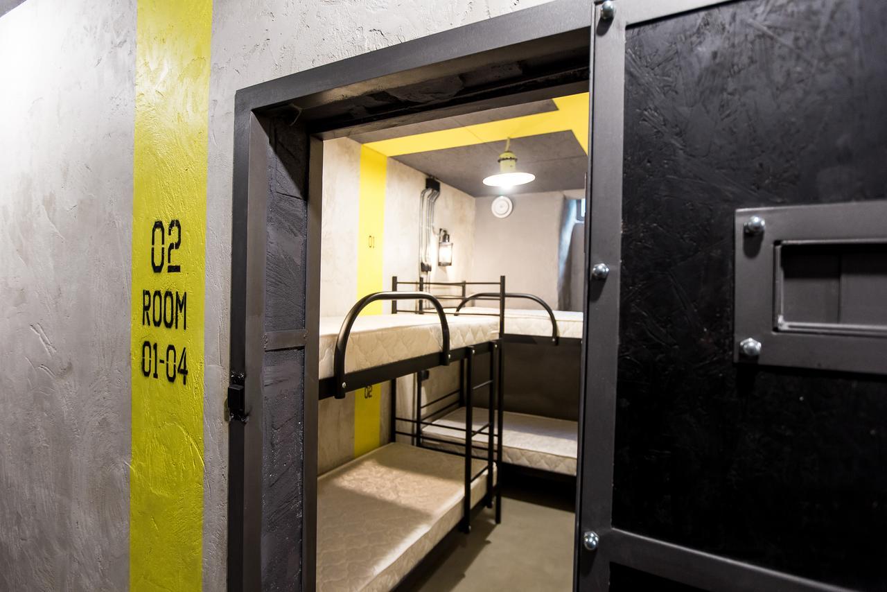 Lviv Loft Prison Hostel Ngoại thất bức ảnh
