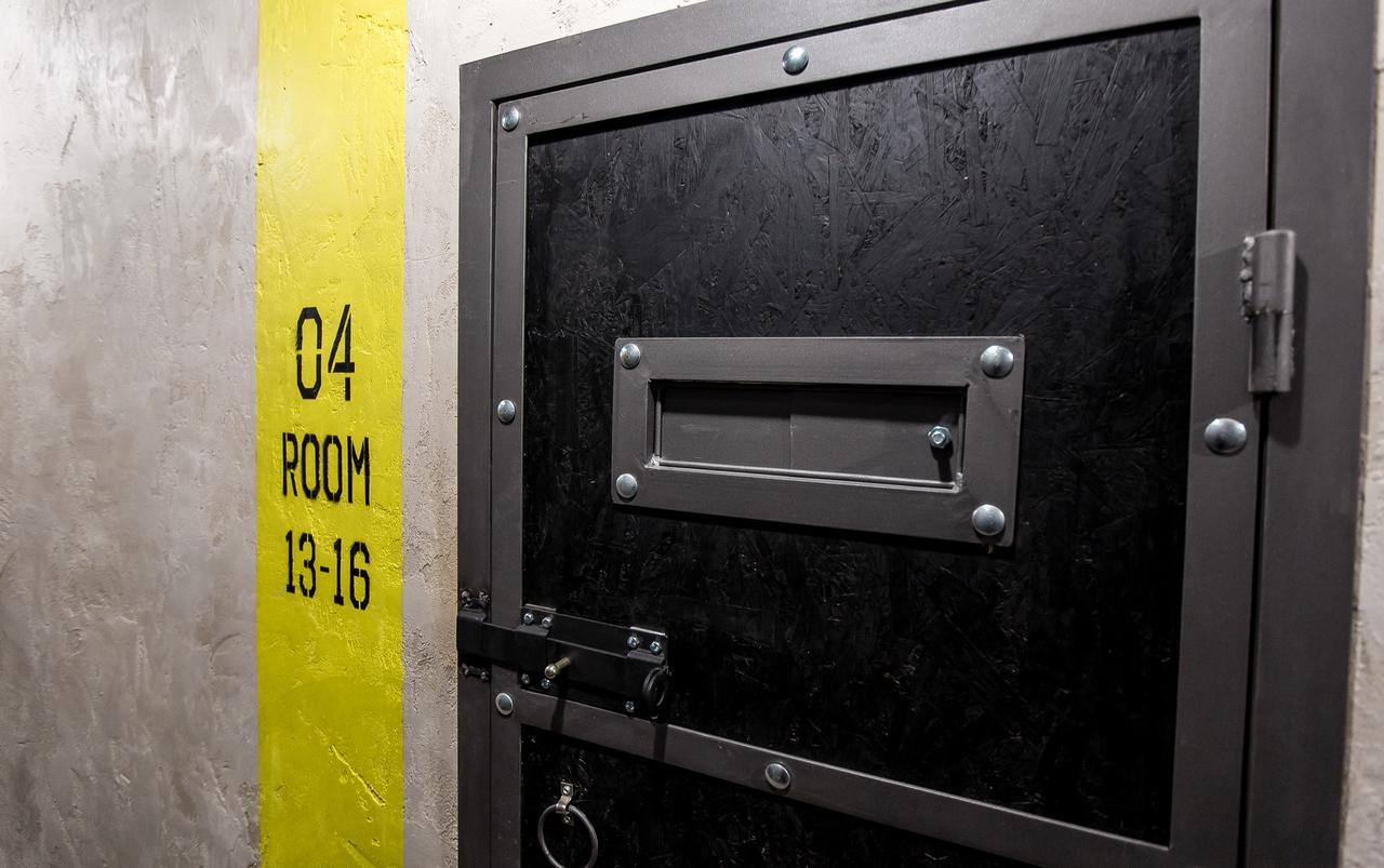 Lviv Loft Prison Hostel Ngoại thất bức ảnh