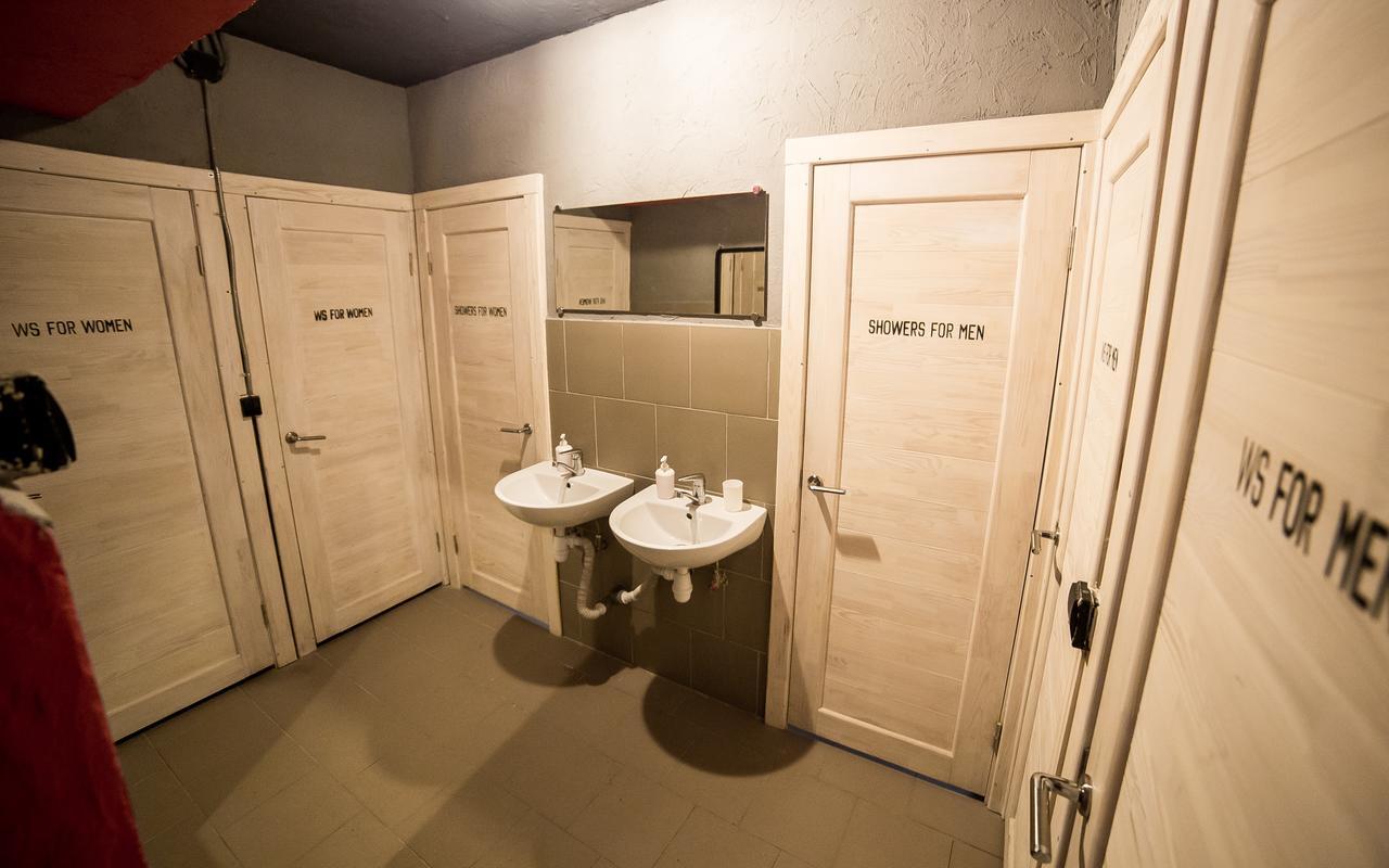 Lviv Loft Prison Hostel Ngoại thất bức ảnh