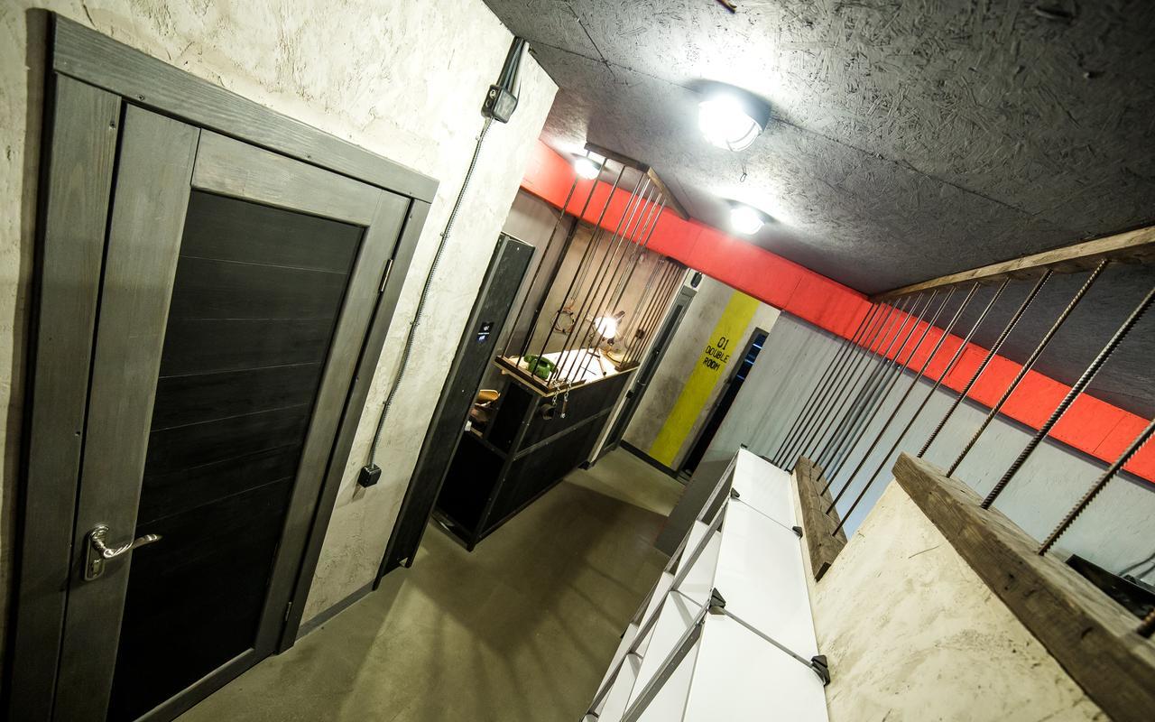 Lviv Loft Prison Hostel Ngoại thất bức ảnh