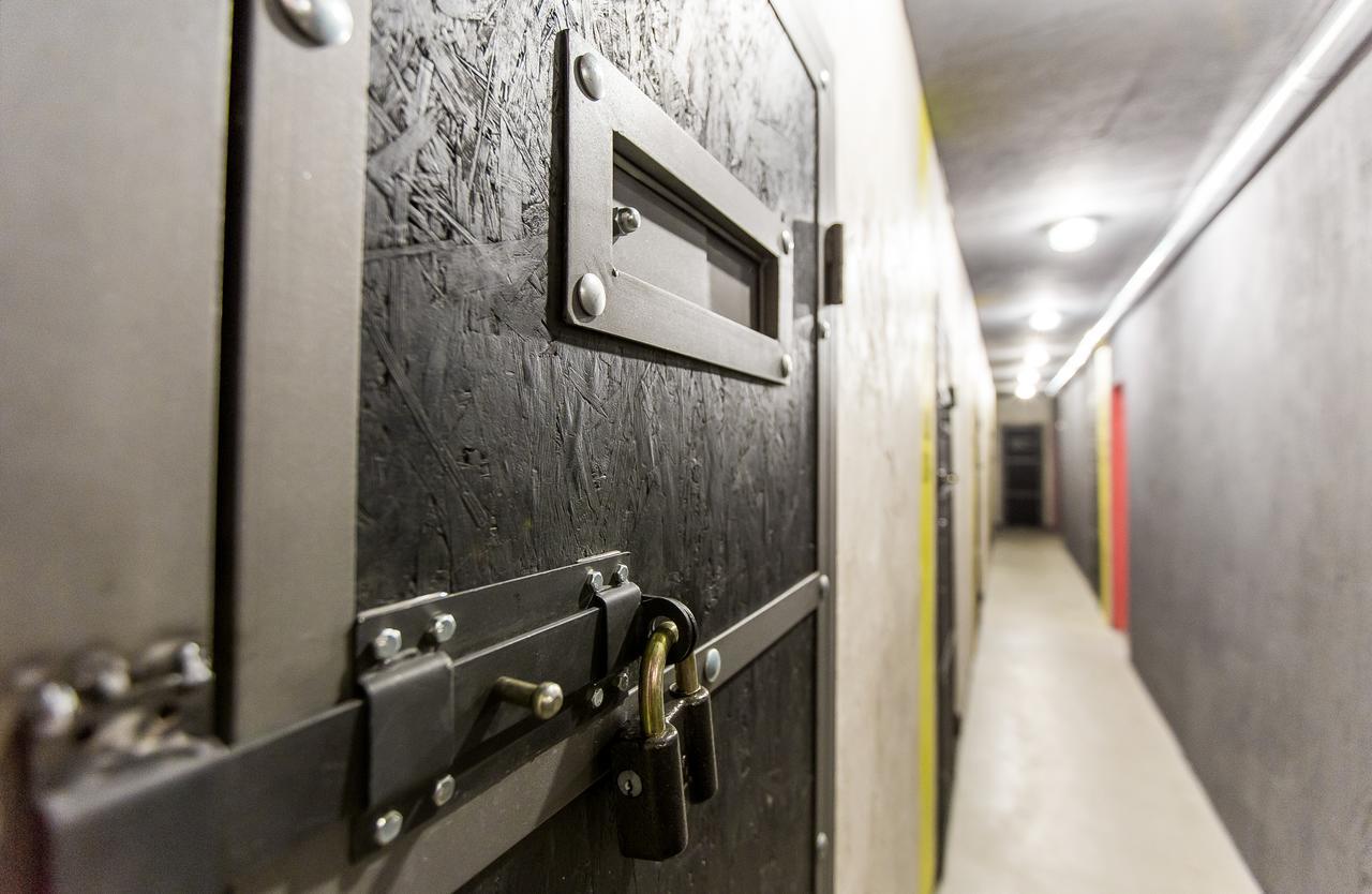 Lviv Loft Prison Hostel Ngoại thất bức ảnh