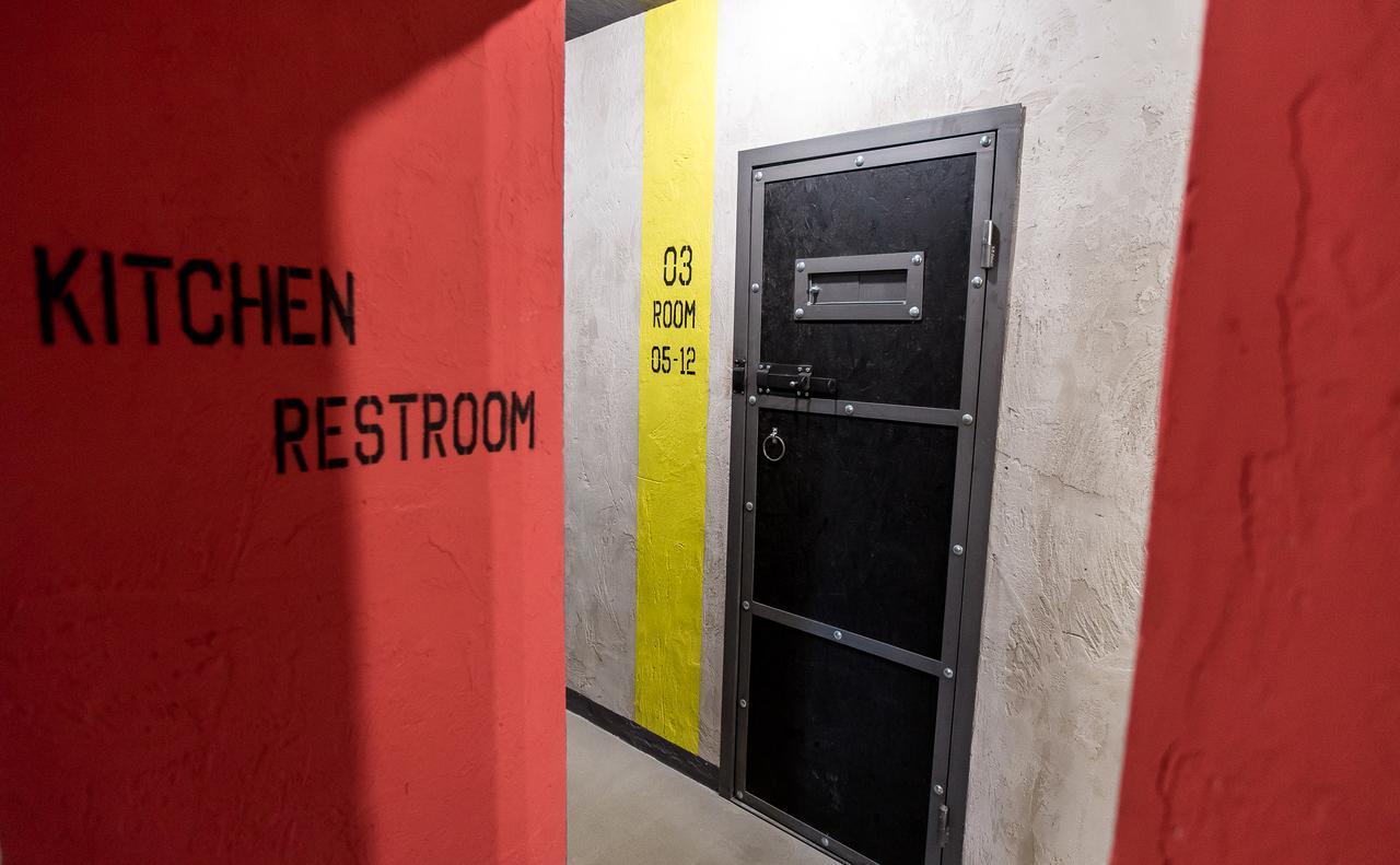 Lviv Loft Prison Hostel Ngoại thất bức ảnh