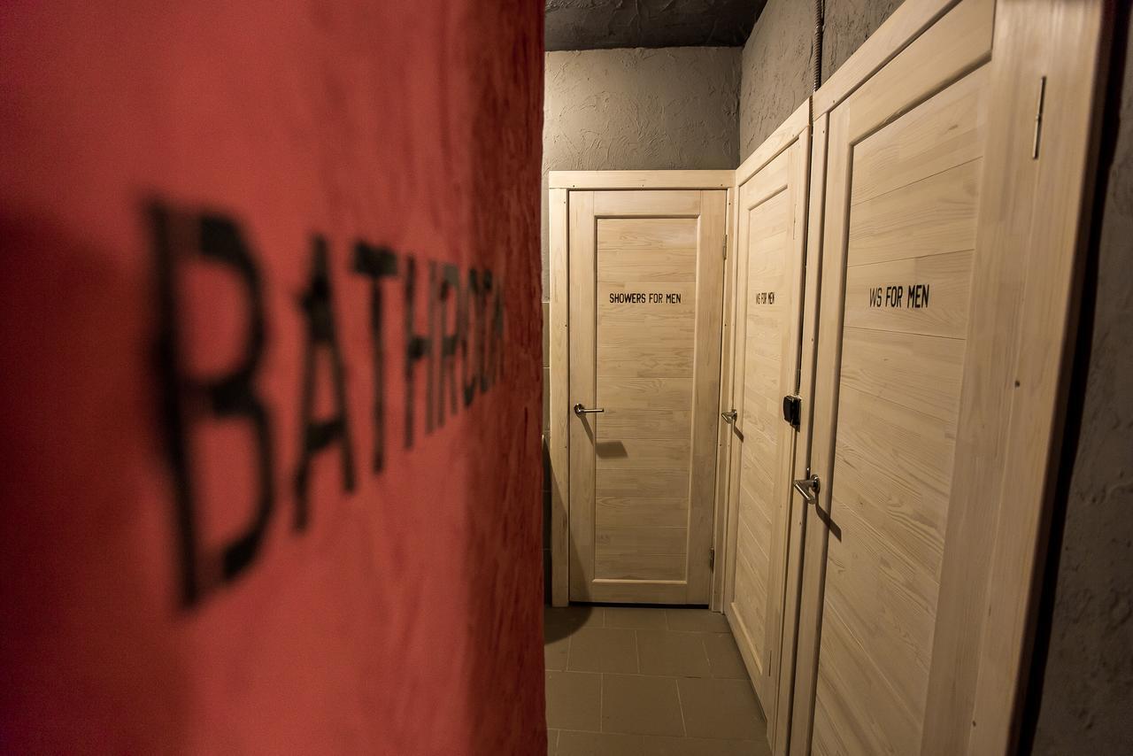 Lviv Loft Prison Hostel Ngoại thất bức ảnh