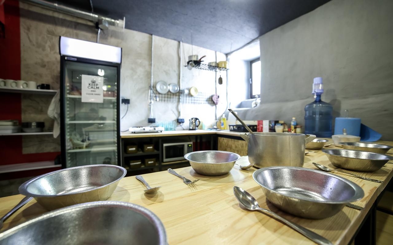 Lviv Loft Prison Hostel Ngoại thất bức ảnh