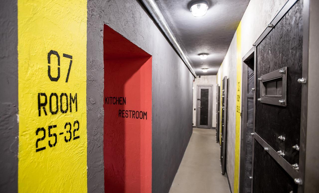Lviv Loft Prison Hostel Ngoại thất bức ảnh